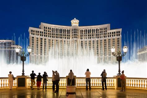 hotels near bellagio fountains